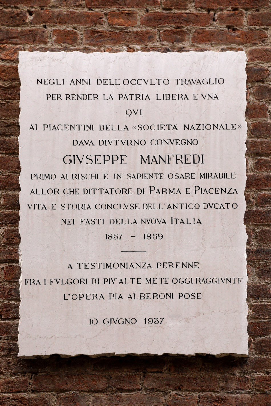 Lapide in memoria di Giuseppe Manfredi